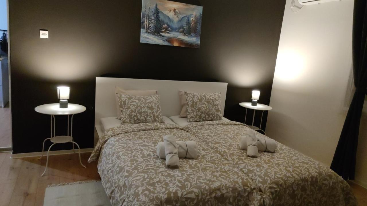 4 Stars Near Airport Apartment *