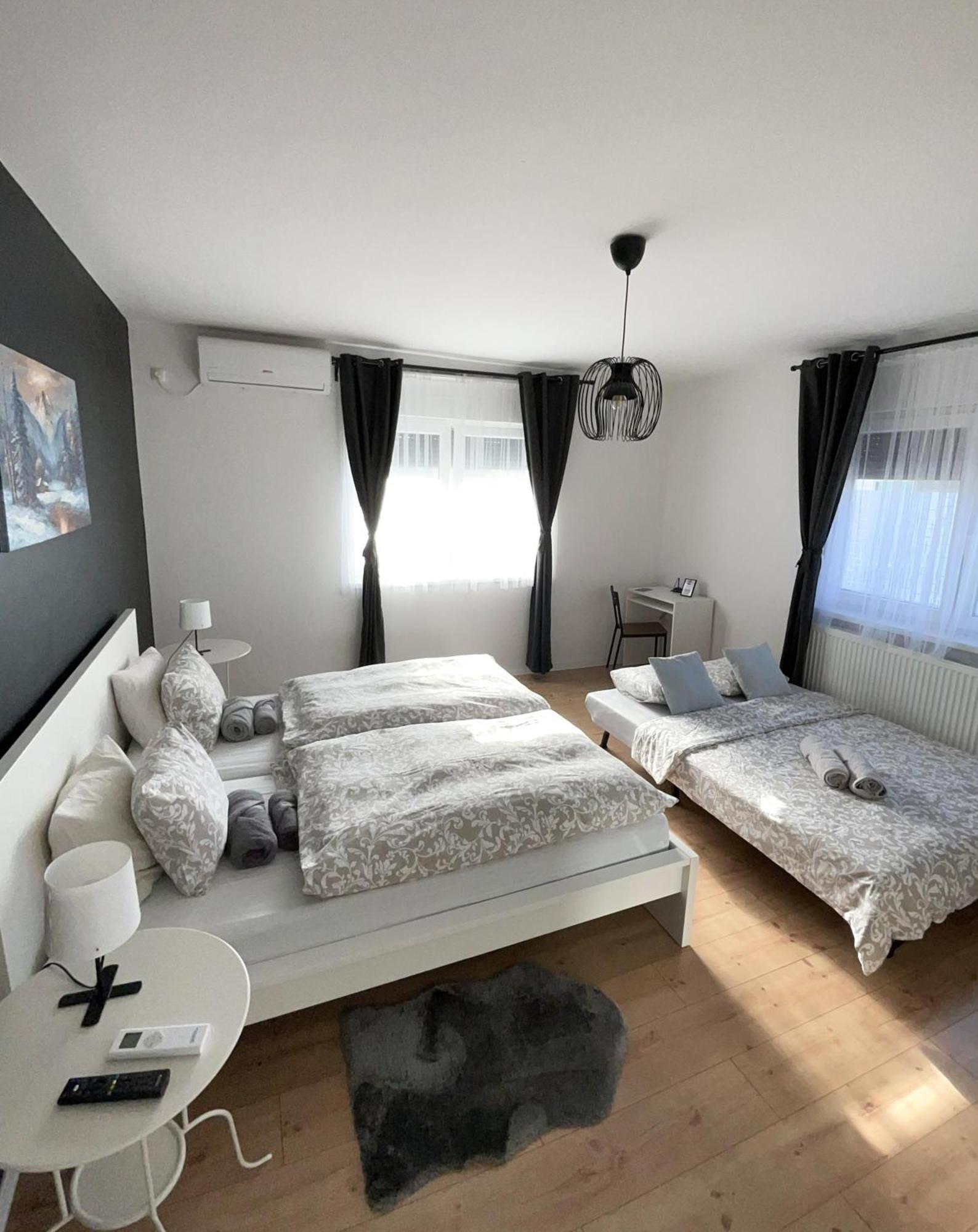 4 Stars Near Airport Apartment